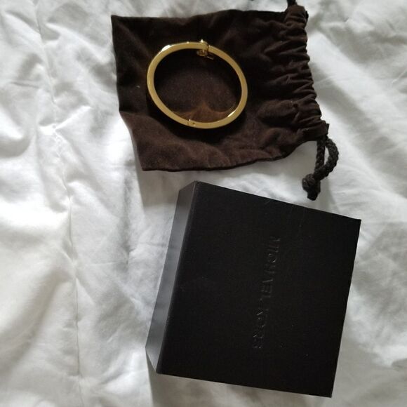 MICHAEL KORS GOLD COLOR BRACELET WITH LOGO PLAQUE WITH ORIGINAL BOX - Picture 2 of 16